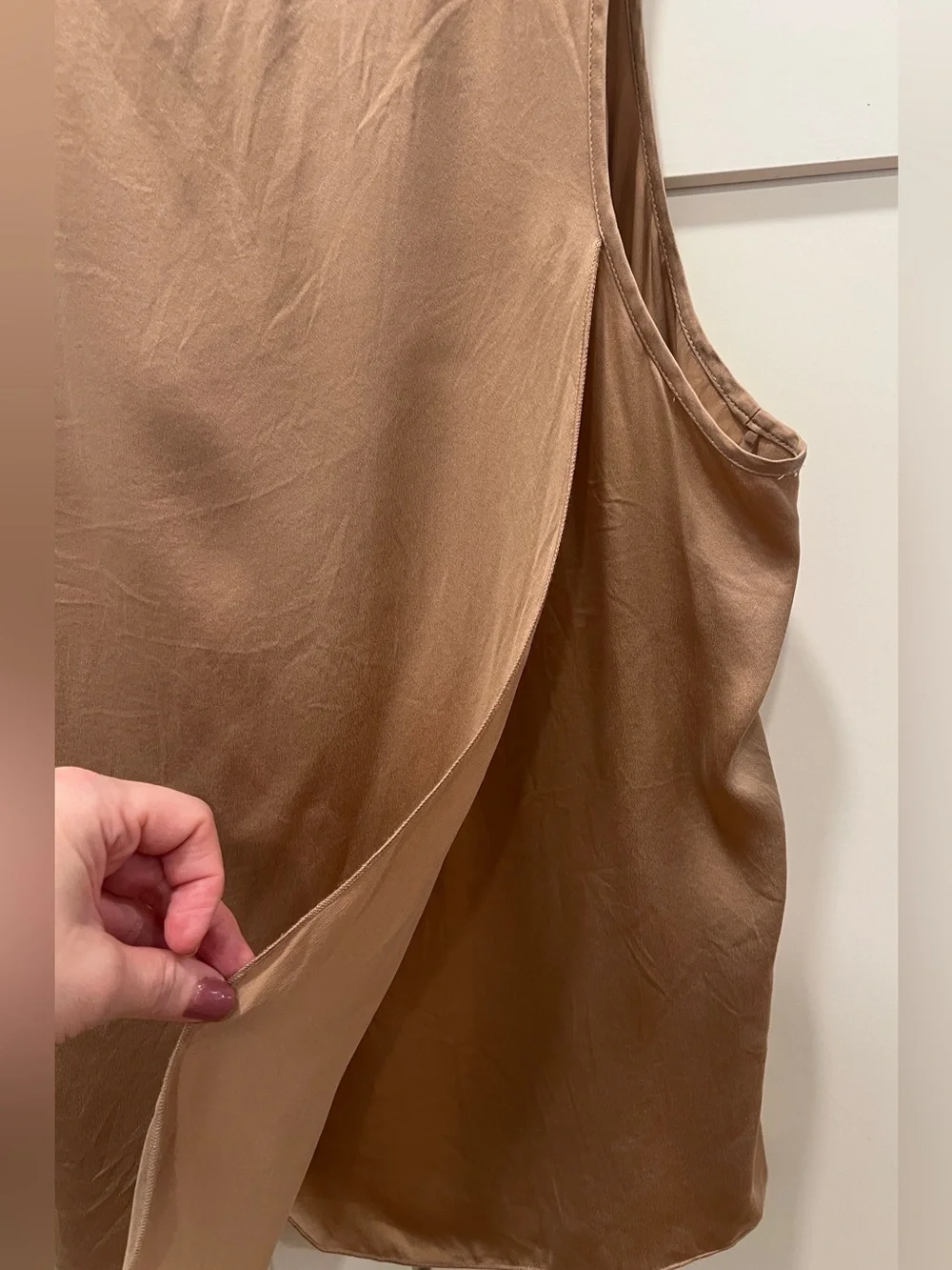 LUNYA WASHABLE SILK TULIP BACK SET, OTIUM TAN.